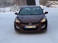 begagnad Hyundai i30 5-dörrar 1.6 GDI Automat (135hk) *Låg Mil