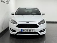 Begagnad Ford Focus ST-Line 125 HK (91 kW) 2016 Vit Halvkombi