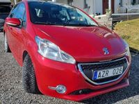 begagnad Peugeot 208 Panoramatak, Navigation, Motor-värmare
