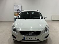 Begagnad Volvo V60 Momentum 203 HK (149 kW) 2011 Vit Kombi