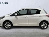 Begagnad Toyota Yaris Hybrid Active 102 HK (75 kW) 2017 Vit Halvkombi