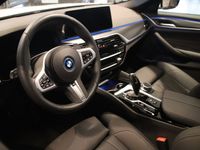 begagnad BMW 530 e xDrive Touring M-Sport Pano Drag Nypris 776.700:-