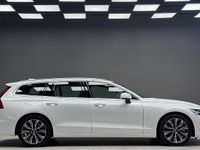 Begagnad Volvo V60 Core 253 HK (186 kW) 2022 Vit Kombi