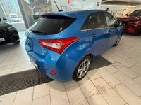 Begagnad Hyundai i30 Comfort 135 HK (99 kW) 2016 Blå Halvkombi