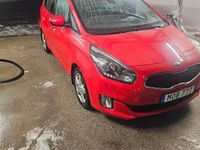 Begagnad Kia Carens 115 HK (84 kW) 2015 Röd Minibuss