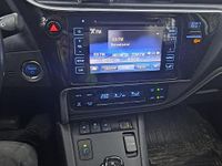 Begagnad Toyota Auris Hybrid 136 HK (100 kW) 2018