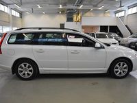 Begagnad Volvo V70 Momentum 180 HK (132 kW) 2012 Vit Kombi