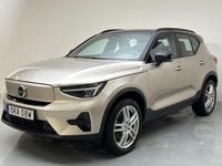 Begagnad Volvo XC40 Core 169 kW (231 HK) 2023 Ljusgrå SUV