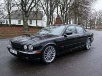 Begagnad Jaguar XJ 258 HK (189 kW) 2004 Svart Sedan