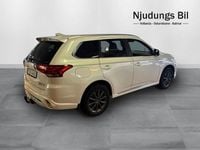 Begagnad Mitsubishi Outlander 224 HK (164 kW) 2019 Vit SUV