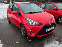 Begagnad Toyota Yaris Hybrid 101 HK (74 kW) 2019