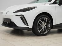 Begagnad MG MG4 EV Luxury 150 kW (204 HK) 2023 Vit Halvkombi