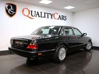 Begagnad Jaguar XJ Sovereign 241 HK (177 kW) 1997 Svart Sedan