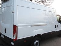 begagnad Iveco Daily 35-140 Högskåp 12 m3 Automat NYTT Drag 3500 kg 2020, Minibuss