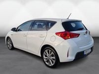Begagnad Toyota Auris Hybrid Edition 136 HK (100 kW) 2014 Vit Halvkombi