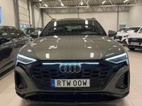 Begagnad Audi Q8 e-tron S-Line 300 kW (408 HK) 2024 Grå SUV