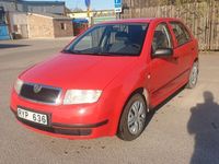Begagnad Skoda Fabia 68 HK (50 kW) 2000 Röd Halvkombi