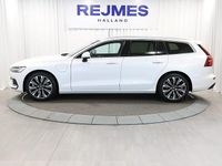 Begagnad Volvo V60 Core 349 HK (256 kW) 2023 Vit Kombi