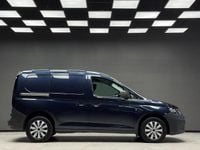 Begagnad VW Caddy 75 HK (55 kW) 2022 Blå Minibuss