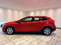 Begagnad Volvo V40 Momentum 114 HK (83 kW) 2014 Röd Halvkombi