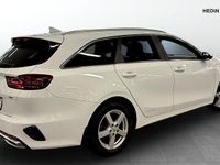 Begagnad Kia Ceed Advance 141 HK (103 kW) 2022 Vit Halvkombi