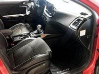 Begagnad Kia Ceed Sportswagon Advance 105 HK (77 kW) 2023 Röd Kombi