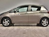 begagnad Toyota Yaris Hybrid e-CVT