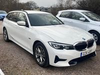 Begagnad BMW 330 292 HK (214 kW) 2022 Alpinvit