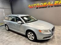 Begagnad Volvo V70 Momentum 163 HK (119 kW) 2007 Ljusblå Kombi