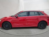 Begagnad Audi A3 Attraction 110 HK (80 kW) 2015 Röd