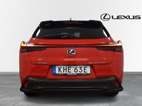 begagnad Lexus UX 250h E-Four 250H F SPORT DESIGN AWD V-HJUL