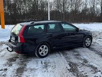 Begagnad Volvo V50 Momentum 116 HK (85 kW) 2011 Svart Kombi