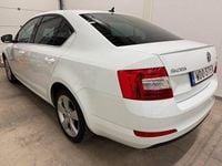 Begagnad Skoda Octavia Sport 105 HK (77 kW) 2015 Vit Halvkombi