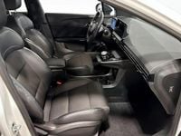 Begagnad MG MG4 EV Luxury 150 kW (204 HK) 2022 Vit Halvkombi