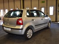 Begagnad VW Polo Comfortline 75 HK (55 kW) 2002 Silver Halvkombi