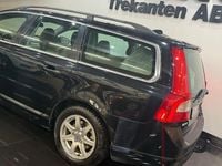 Begagnad Volvo V70 Momentum 179 HK (131 kW) 2011 Svart Kombi