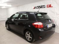 begagnad Toyota Auris Hybrid e-CVT 136hk AUTOMAT BACKKAMERA LÅG SKATT