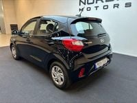 Ny Hyundai i10 Essential 63 HK (46 kW) 2025 Svart Halvkombi