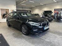 Begagnad BMW 118 Sport Line 136 HK (100 kW) 2020 Svart Halvkombi