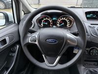 Begagnad Ford Fiesta Trend 60 HK (44 kW) 2015 Vit Halvkombi