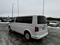 begagnad VW Caravelle T6.1 TDI150 AUT LÅNG 9-SITS VÄRMARE DRA