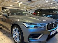 begagnad Volvo V60 Recharge T6 AWD Momentum Voc Värmare Drag moms