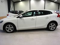 Begagnad Volvo V40 Kinetic 122 HK (89 kW) 2016 Vit Halvkombi