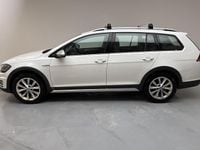 Begagnad VW Golf Alltrack 180 HK (132 kW) 2018 Vit Kombi