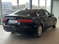 Begagnad Jaguar XE 165 HK (121 kW) 2016 Svart Sedan
