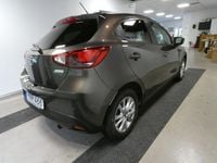 Begagnad Mazda 2 90 HK (66 kW) 2015 Brun Halvkombi