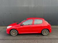 Begagnad Peugeot 206+ 75 HK (55 kW) 2010 Röd Halvkombi