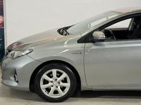 begagnad Toyota Auris Hybrid e-CVT / Ny Besiktgad / 6Mån Garanti