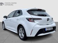 Begagnad Toyota Corolla Hybrid Active 124 HK (91 kW) 2022 Vit Halvkombi