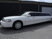 Begagnad Lincoln Town Car 243 HK (178 kW) 2005 Vit Sedan